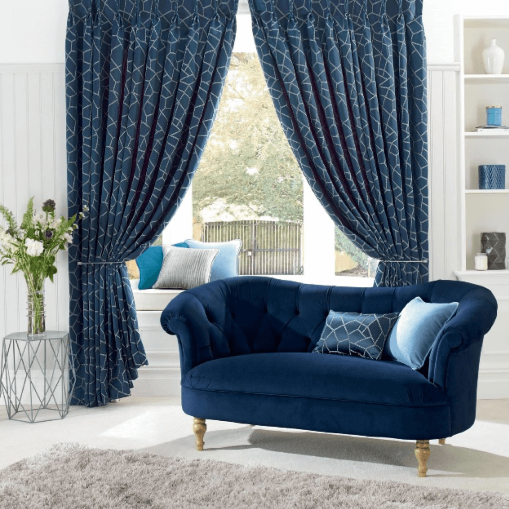 پرده مناسب مبل سرمه ای