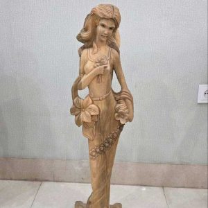 مجسمه خانم رز